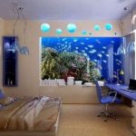 Интерьер спальни с использованием аквариума