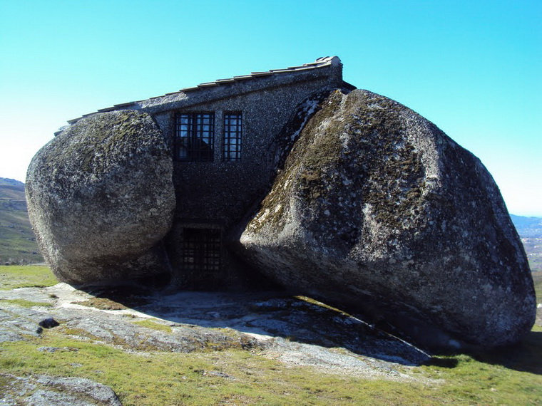 Каменный дом. Фафе. Португалия