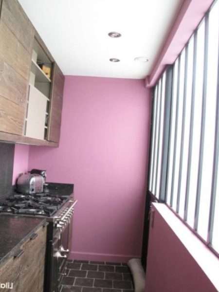 розовые стены для кухни на балконе