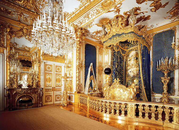 Королевские опочивальни: 20 роскошных спален с прекрасными интерьерами, фото № 19