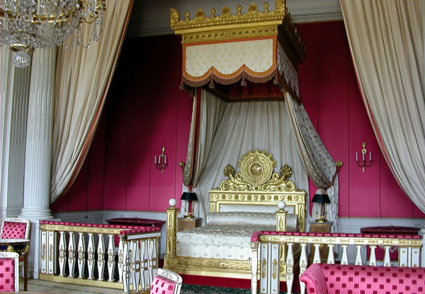 Королевские опочивальни: 20 роскошных спален с прекрасными интерьерами, фото № 4
