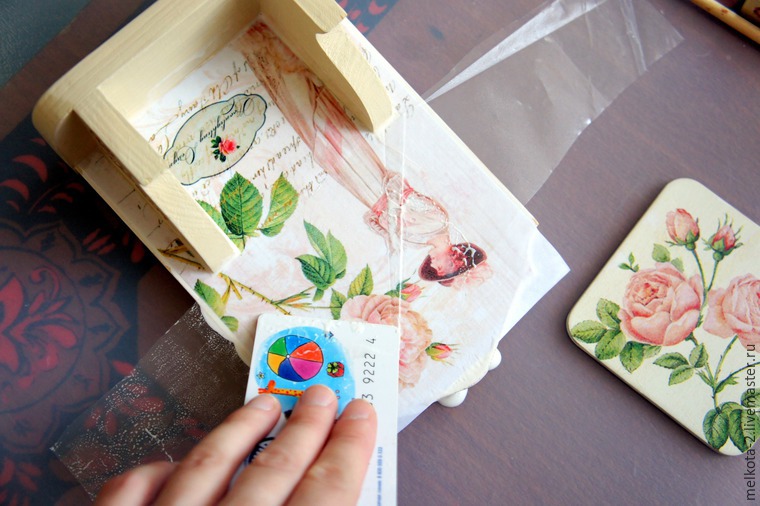 Делаем вечный календарь «Розовый сад» в технике «декупаж» с использованием ткани и чипборда, фото № 21