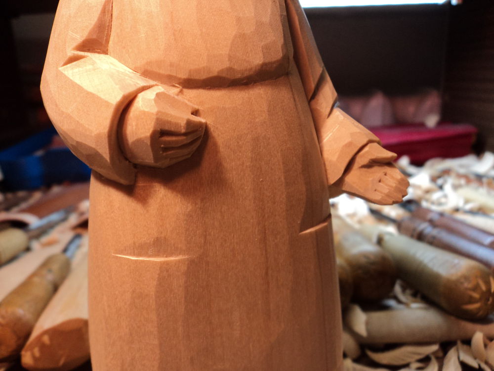 Изготовление деревянной фигуры старушки из сказки «Репка», фото № 17