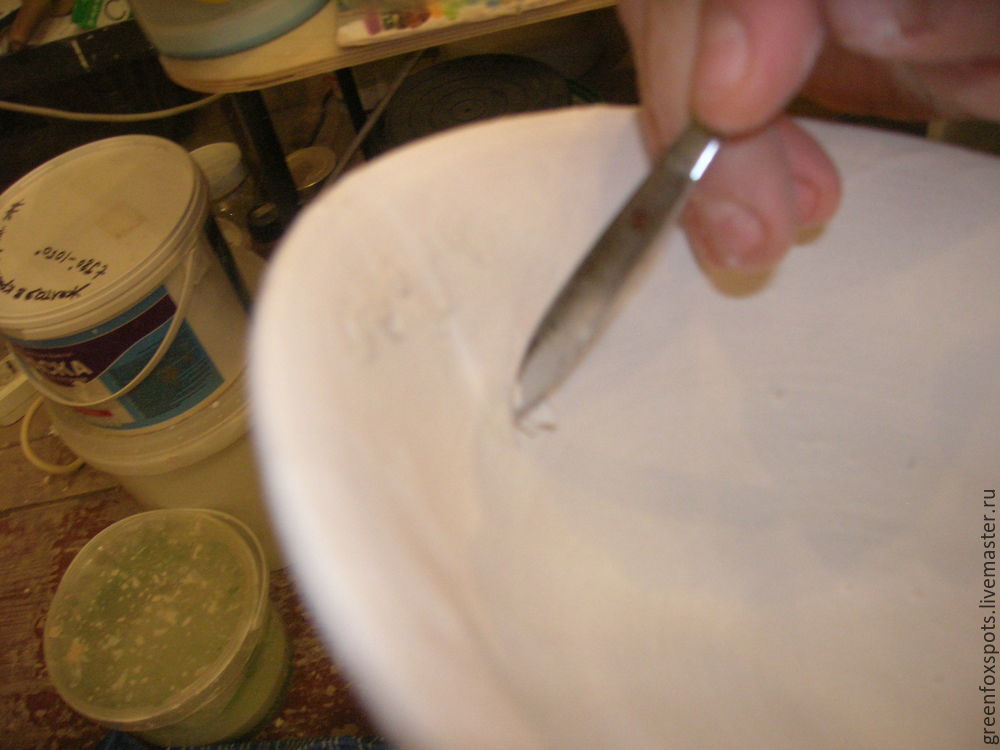 Роспись керамической тарелки в технике 