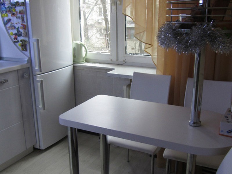 Барная стойка вместо стола в интерьере кухни