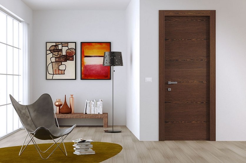 Шпонированная дверь в гостиной стиля минимализм
