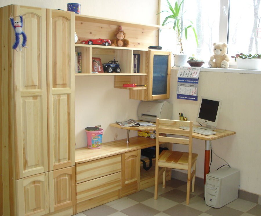 Детская мебель из дерева для малогабаритной комнаты
