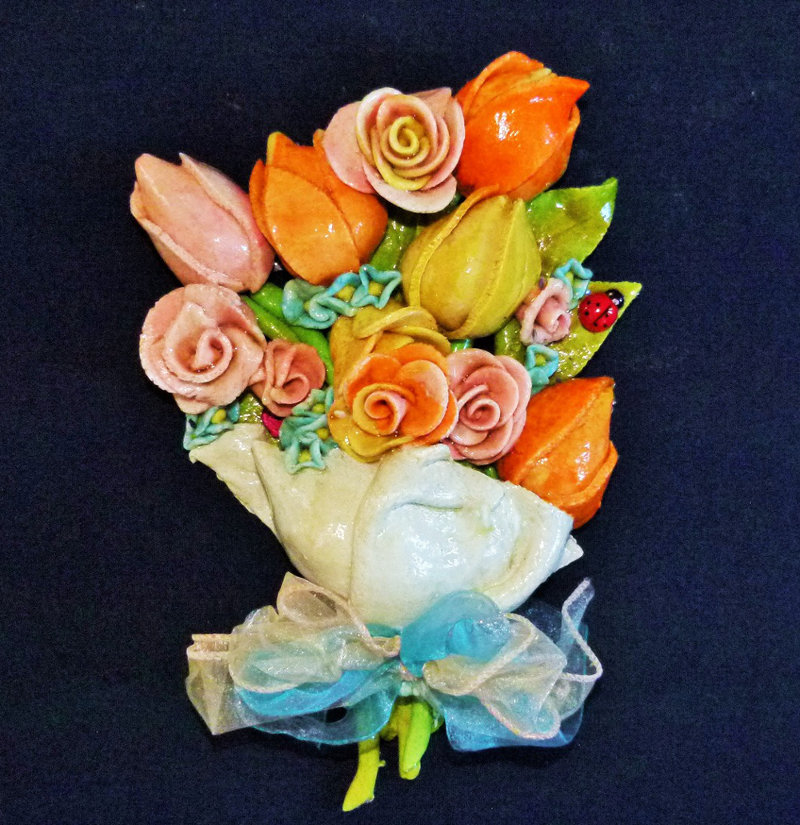 Панно на кухню - букет с цветами из соленого теста (розы и тюльпаны)