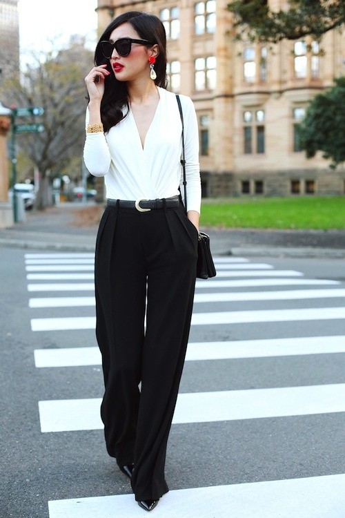черные брюки с белой блузой для офиса