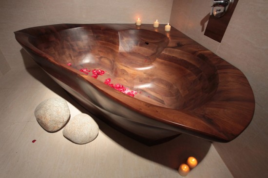 При правильном уходе деревянная ванна может прослужить очень долго