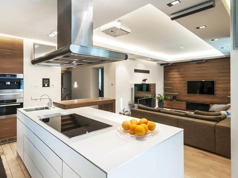 В кухне 16 кв. м, совмещенной с гостиной, можно использовать и островную планировку. Данный вариант является не только предпочтительным в плане стиля, но и сделает использование пространства более рациональным
