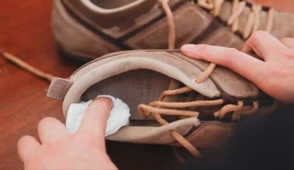 Как избавиться от неприятного запаха с обуви