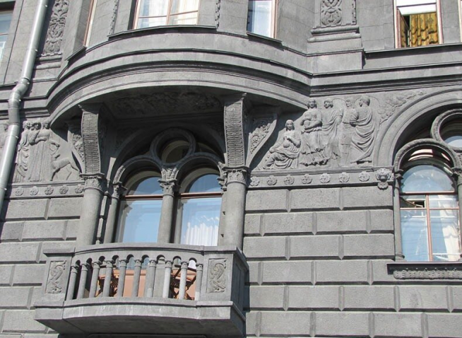 Балкон в квартире Сергея Шнурова