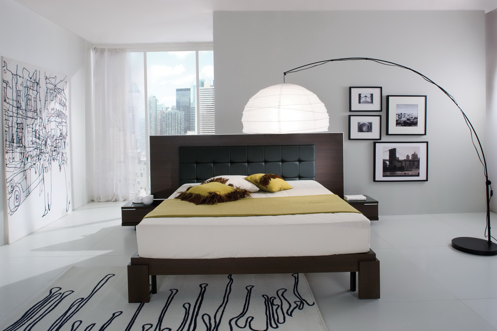 Большой напольный светильник в интерьере спальни в стиле модерн