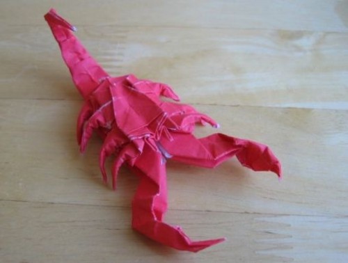 Оригами Скорпион за схемой Robert J. Lang