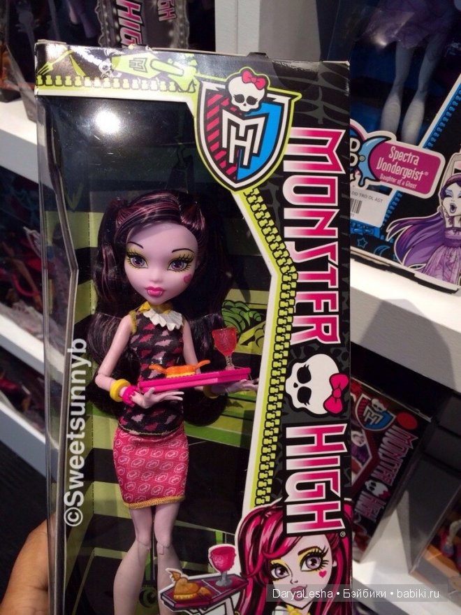 Monster High - Дракулаура, Draculaura