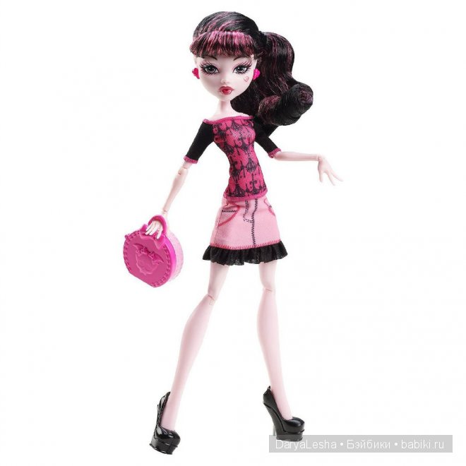 Monster High - Дракулаура, Draculaura