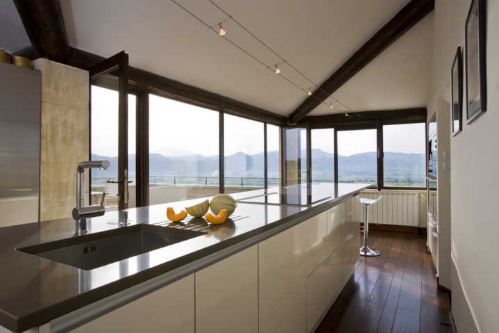 Дизайн балкона, совмещенного с кухней