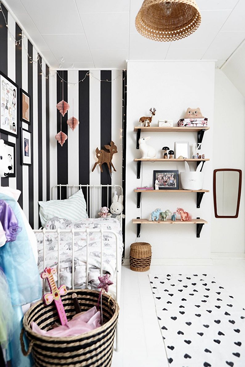 Черно-белые обои в интерьере детской комнаты - Дизайн фото