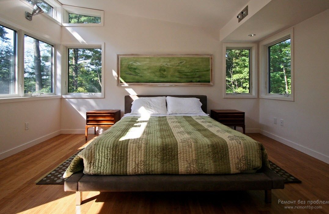 Элегантная спальня с использованием спокойных зеленых оттенков