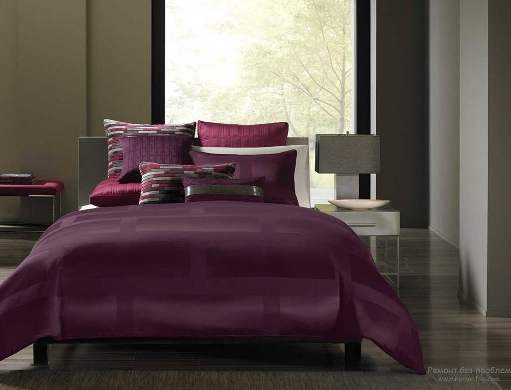 Хай-тек спальня с фиолетовым цветом