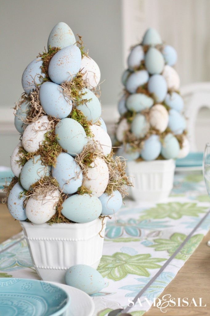 Chalk Paint Easter Egg Topiaries -A Beautiful Easter Centerpiece Idea